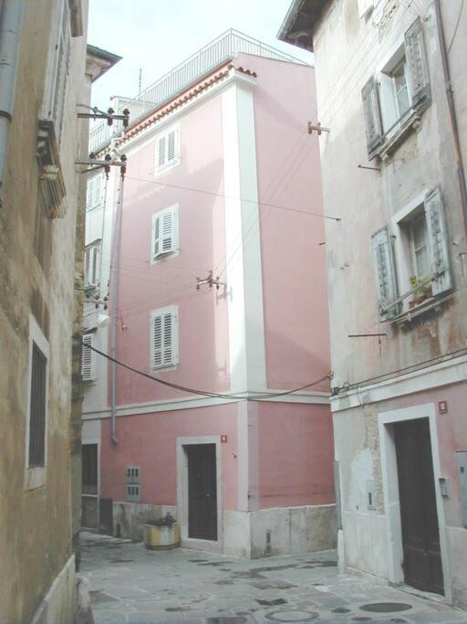 Appartamento Tartini - Private Roof Terrace - Self Check-In Pirano Esterno foto